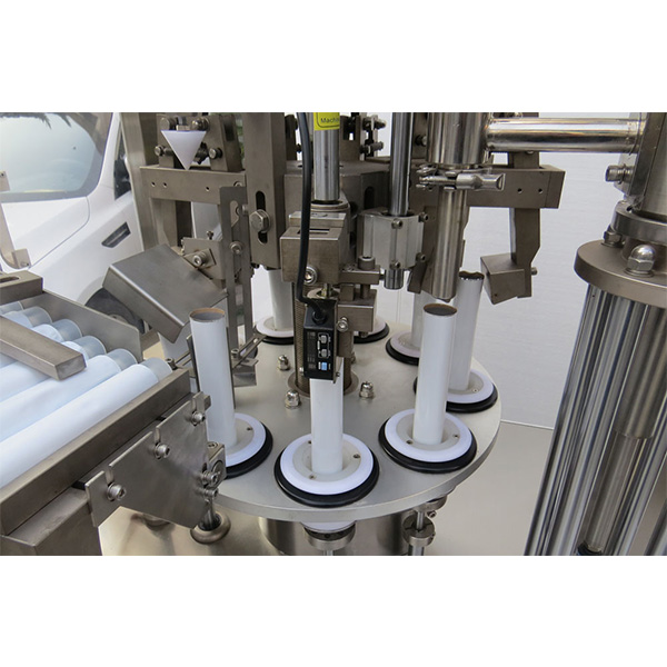 Aŭtomata ŝuo polura mola tubo pleniganta sigelilon