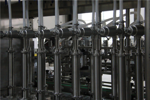 Alta kapacita kapsikuma saŭco lineara likva pleniga maŝino